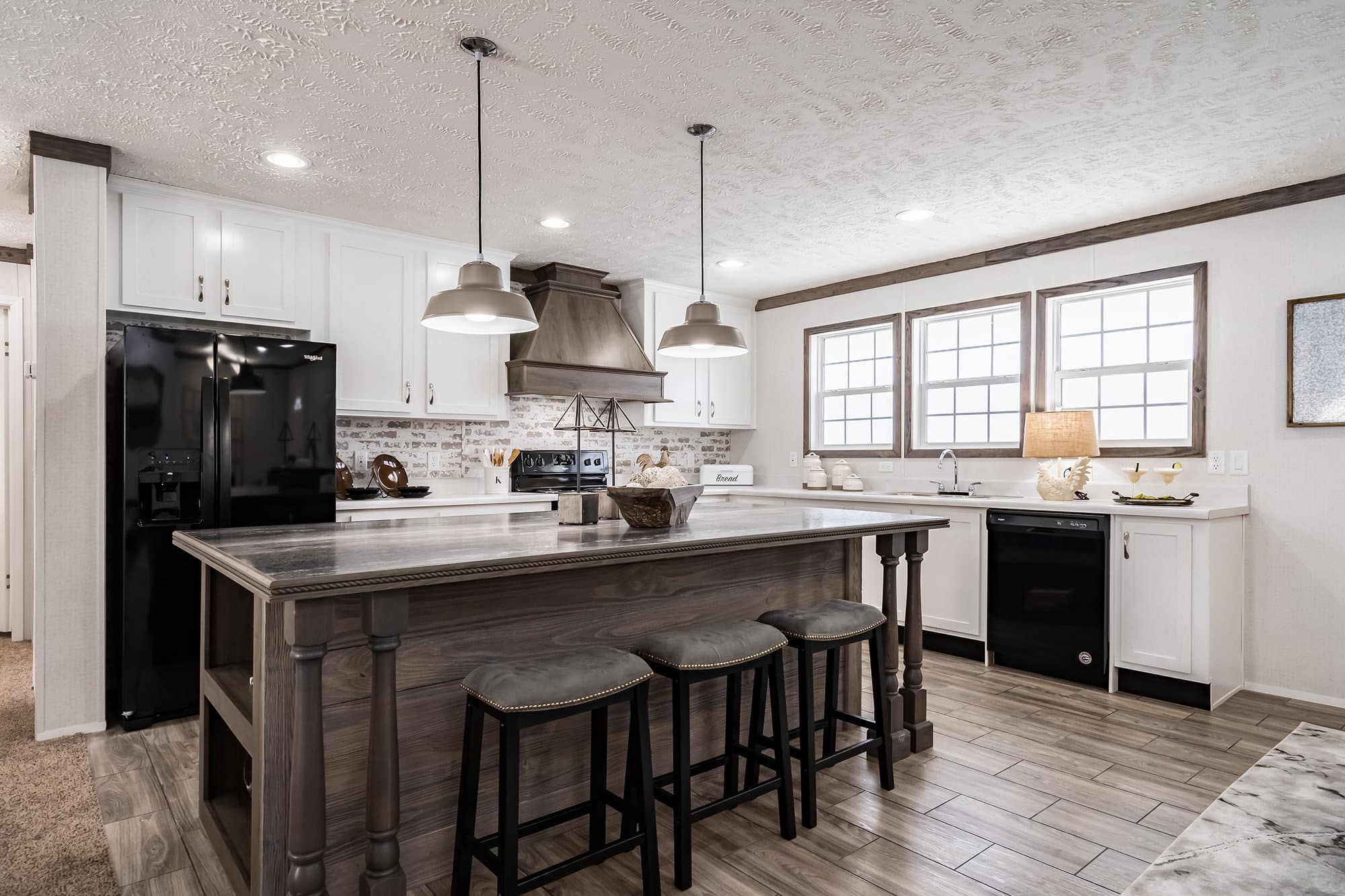 Md-40-32 kitchen home features