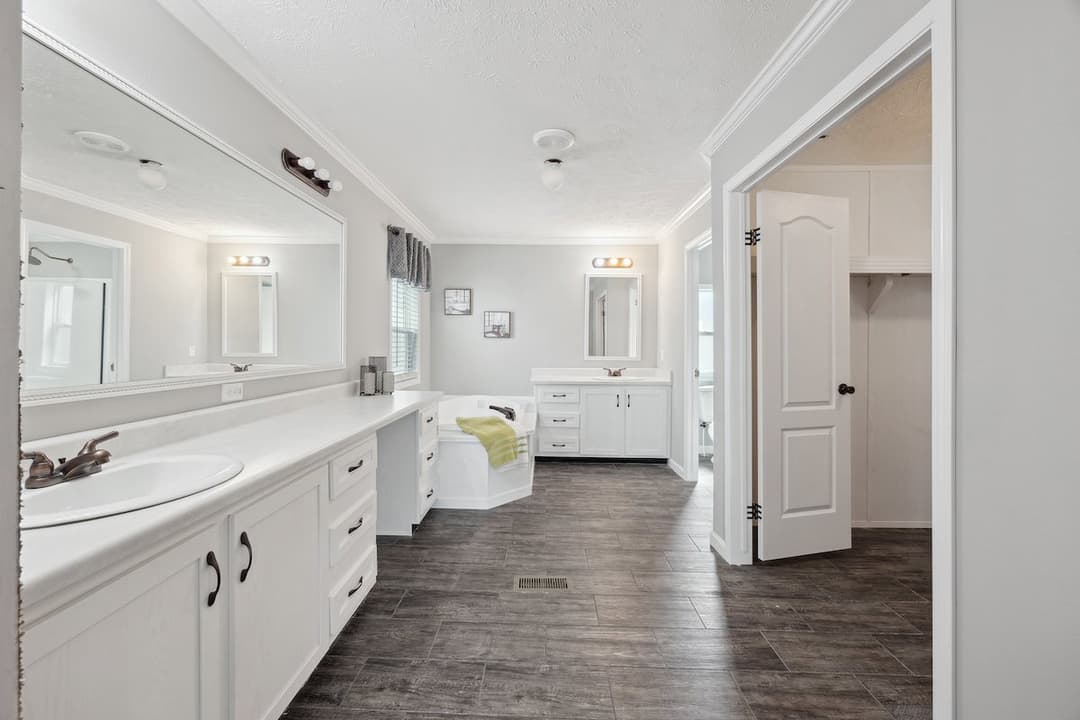 Md-30-32 josey wales bathroom home features
