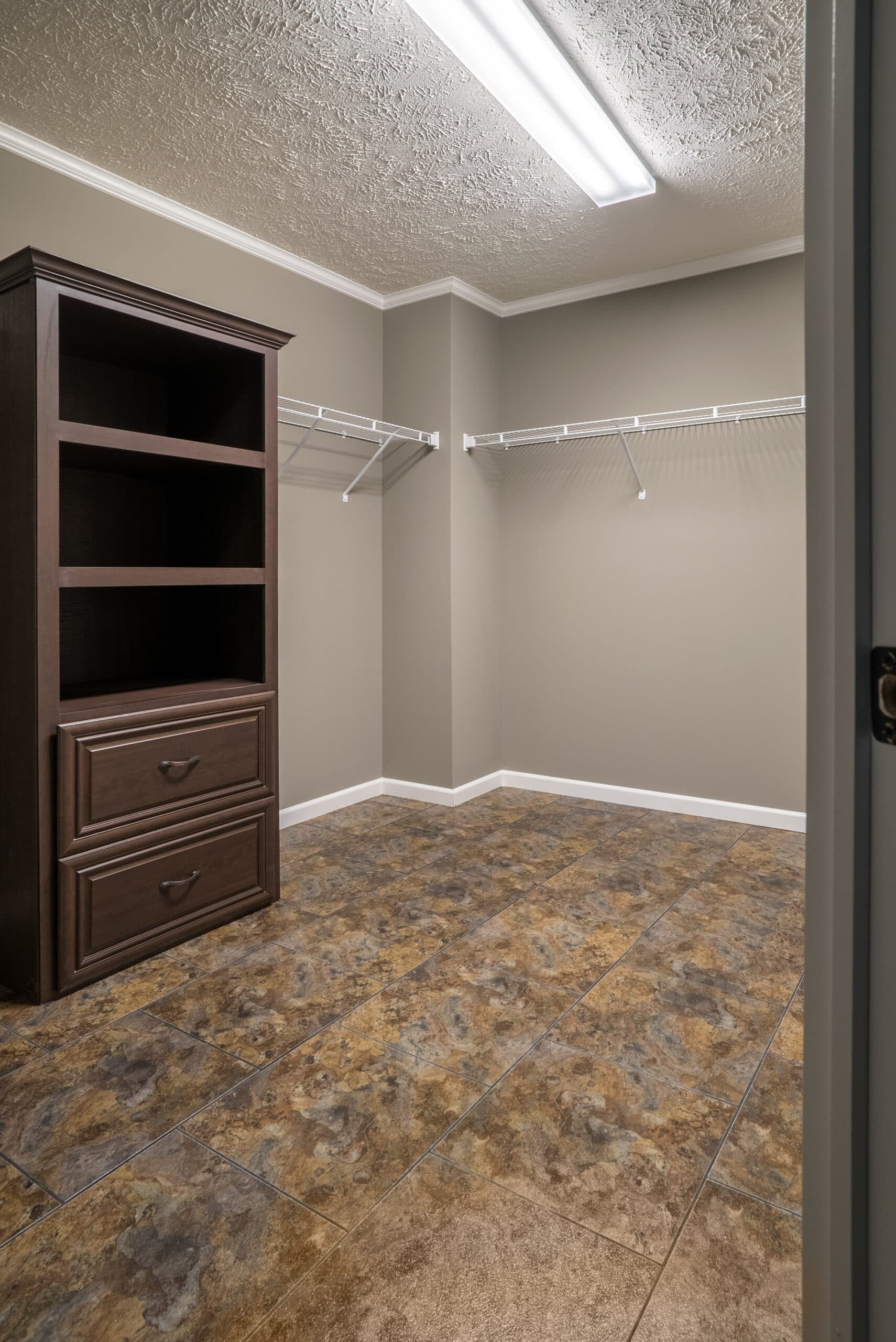 Md-24-32 interior home features