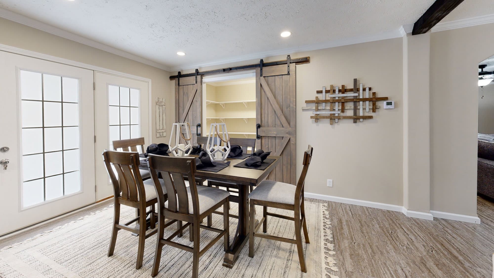 Kb-3248 interior home features
