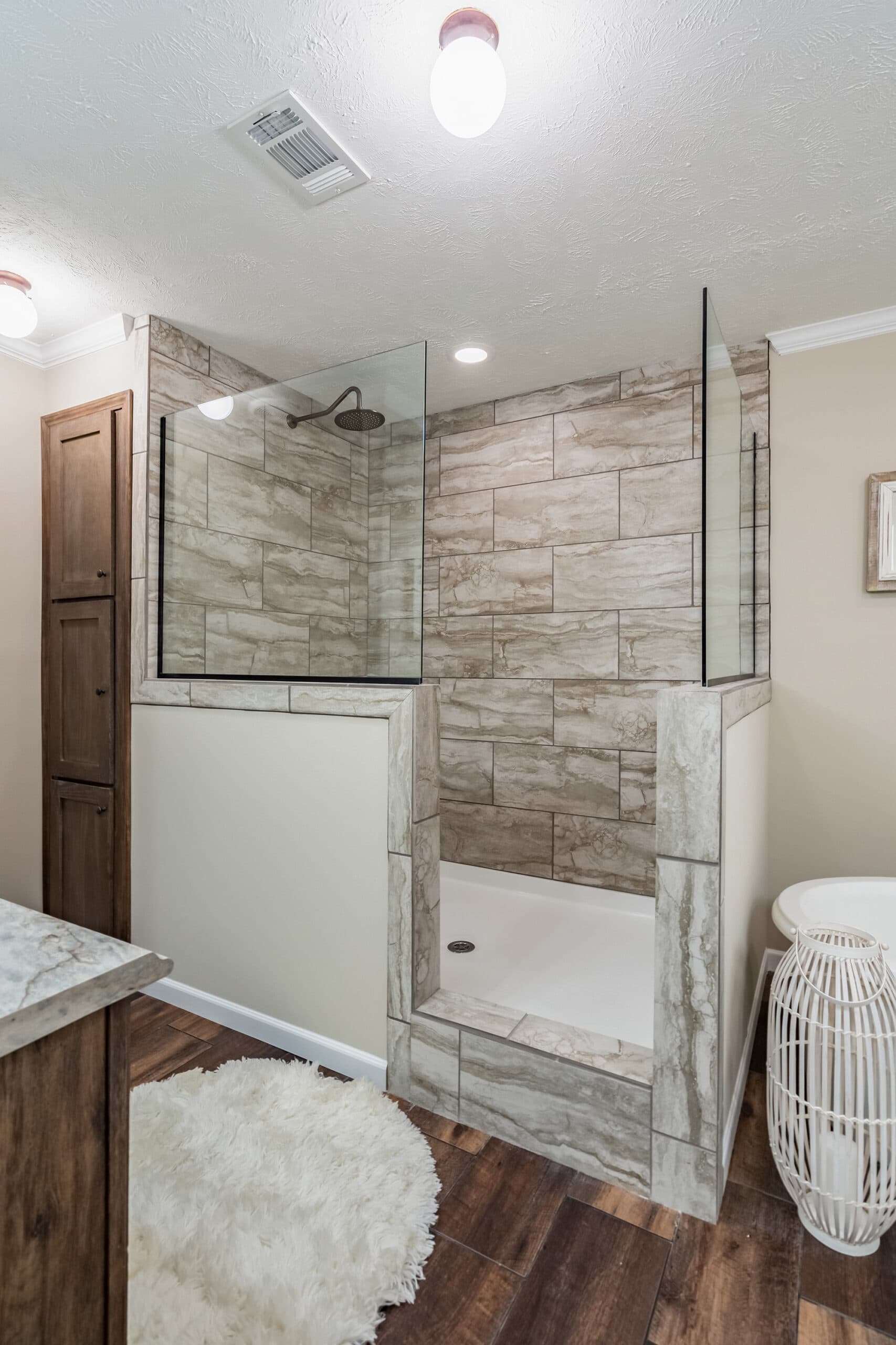 Kb-3245 tiger kat bathroom home features