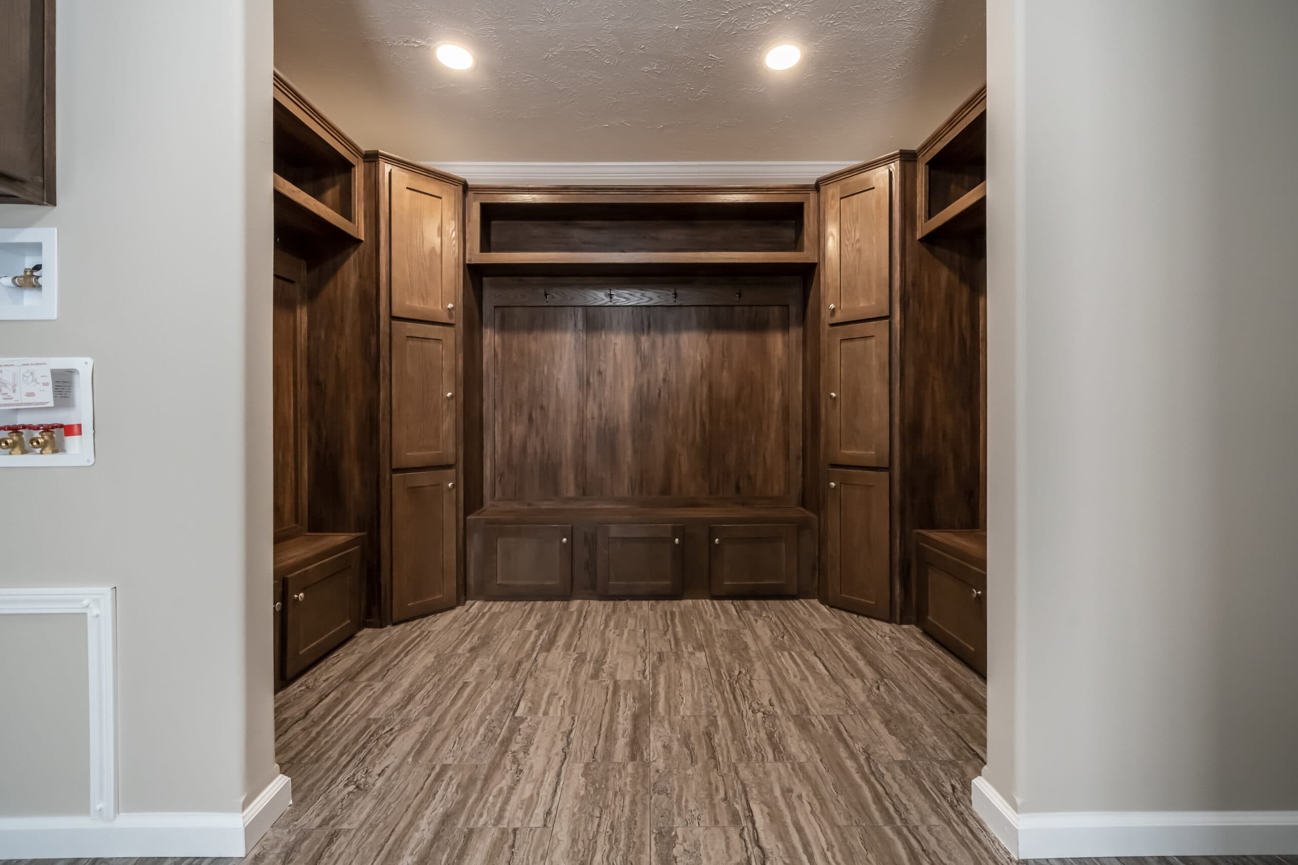Kb-3248 interior home features