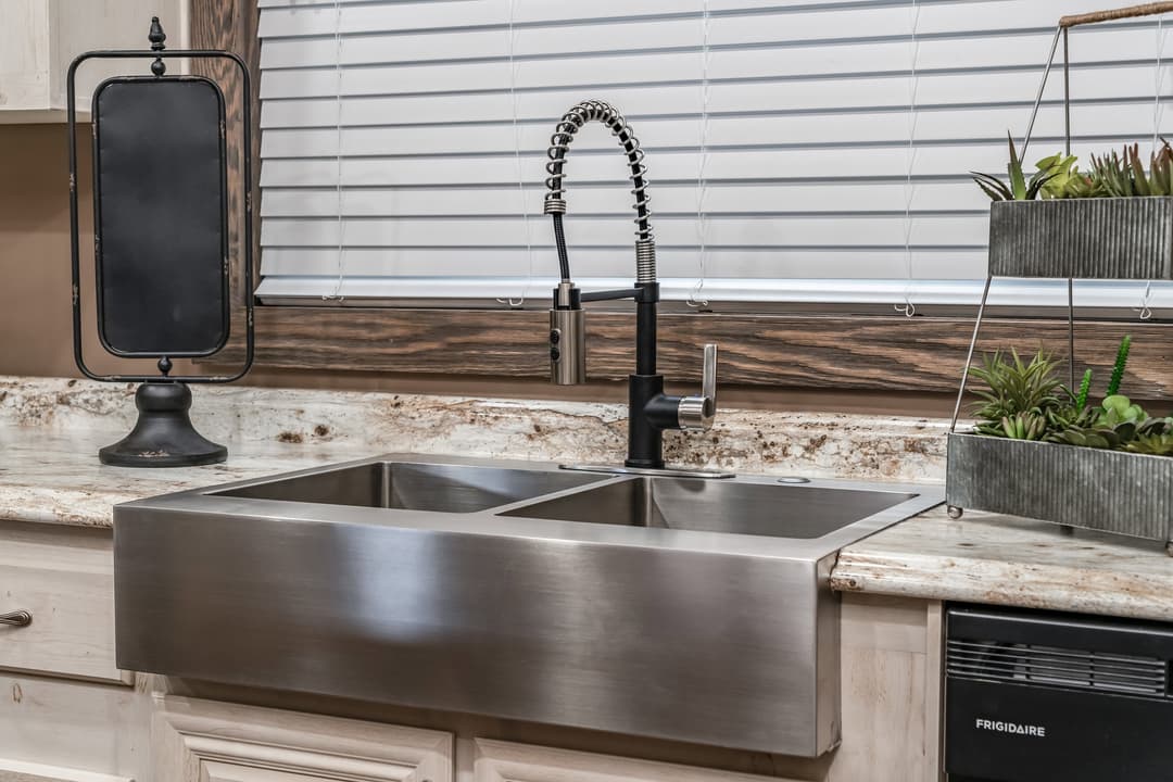 Md-39-32 kitchen home features
