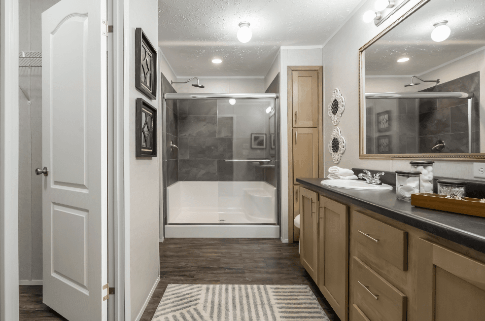 Md-59-32 williston bathroom home features