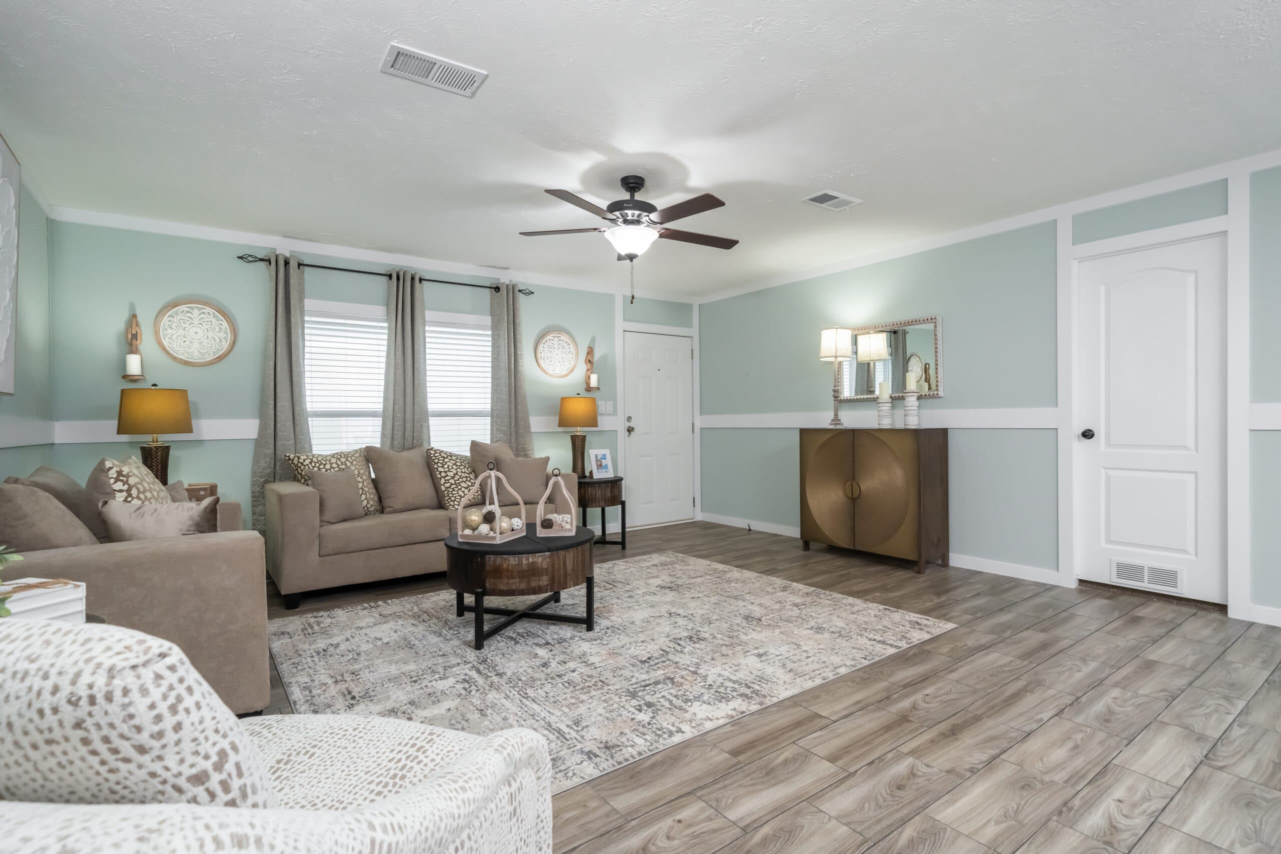 Md-56 interior home features
