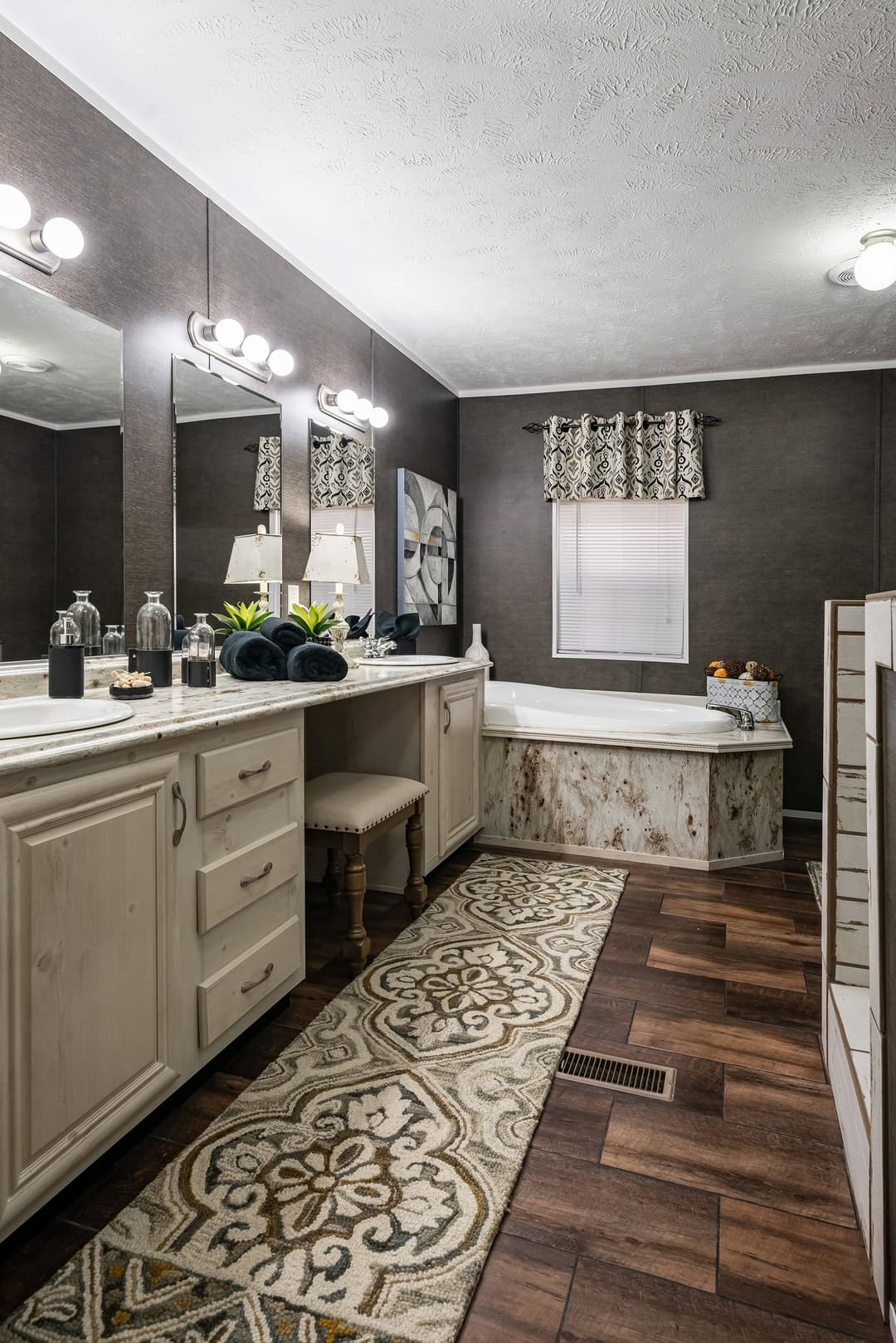 Md-39-32 bathroom home features